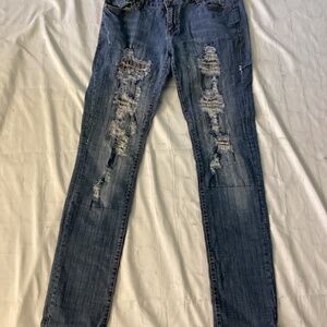 TEN25 PRE-WASH DISTRESSED JEANS (Size: 13/14)